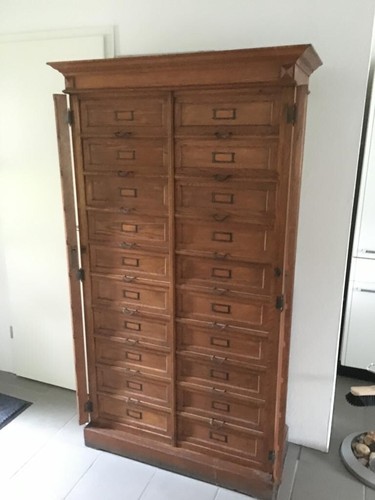 Bueroschrank restauriert